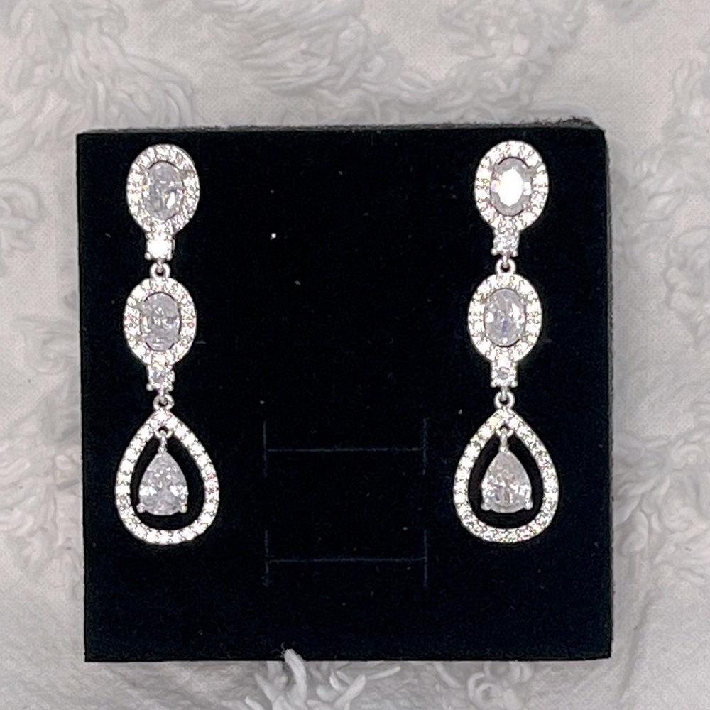 DAVID'S BRIDAL• HALO CUBIC ZIRCONIA • DROP EARRINGS